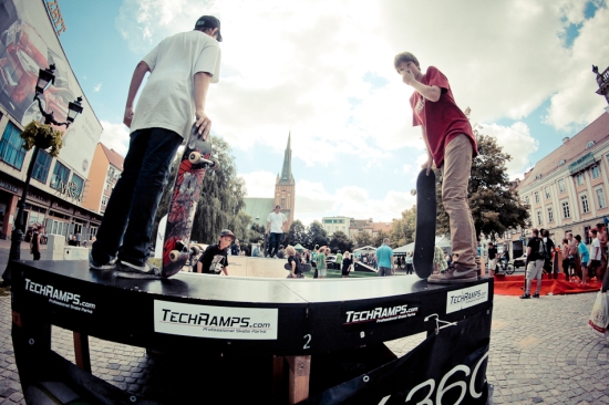 floating-trippin-festival-02