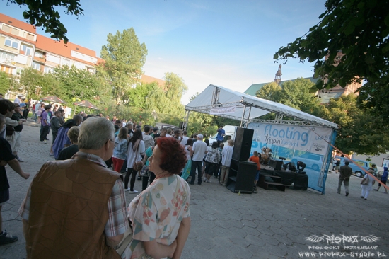 floating-trippin-festival-13