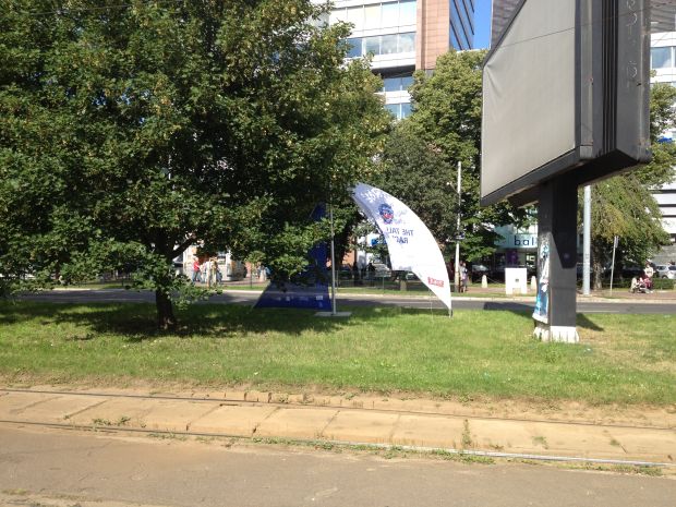 Takie żagielki promujące finał regat The Tall Ships Races 2013 w Szczecinie pojawiły się w wielu punktach miasta.